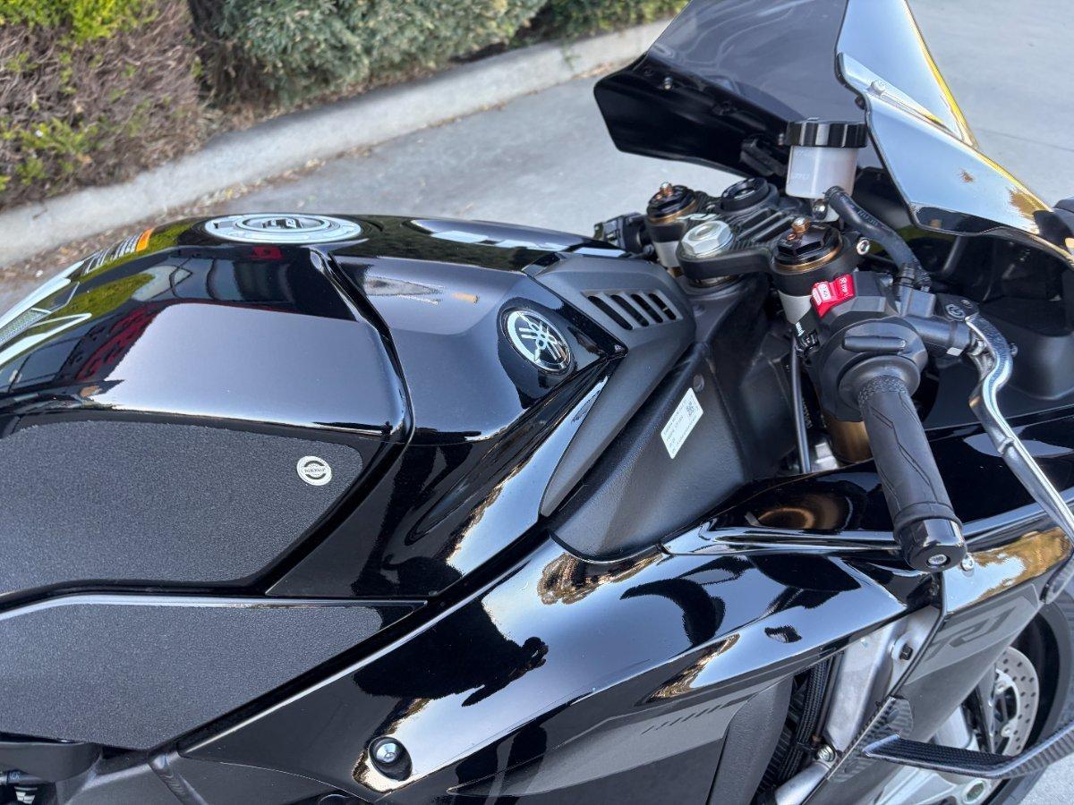 2025 YAMAHA YZF-R1 SPORTS
