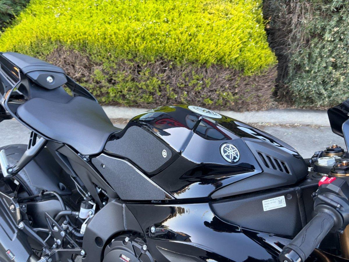 2025 YAMAHA YZF-R1 SPORTS