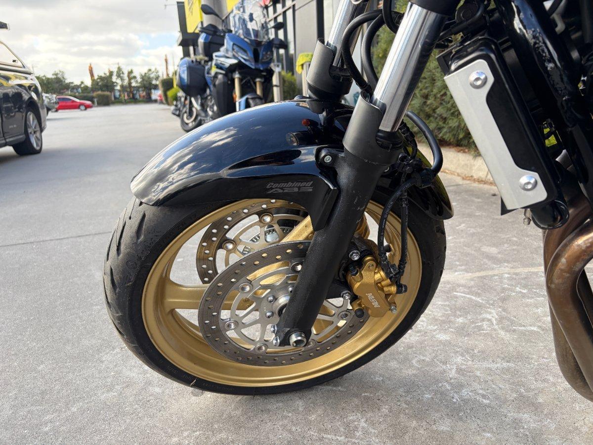 2011 HONDA CB400 ROAD