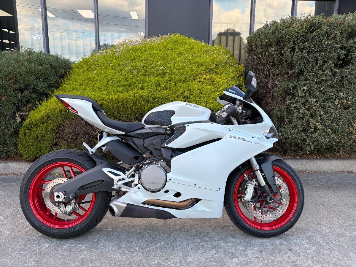 2018 DUCATI 959 PANIGALE (WHITE) SPORTS