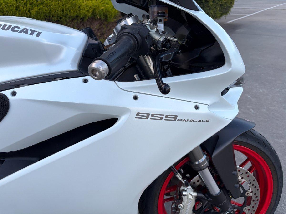 2018 DUCATI 959 PANIGALE (WHITE) SPORTS