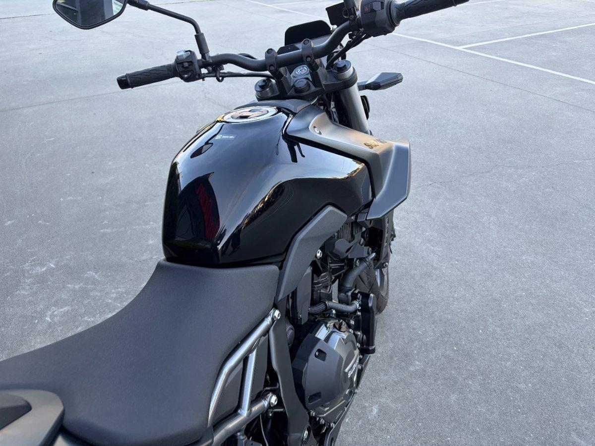 2023 SUZUKI GSX-8S ROAD