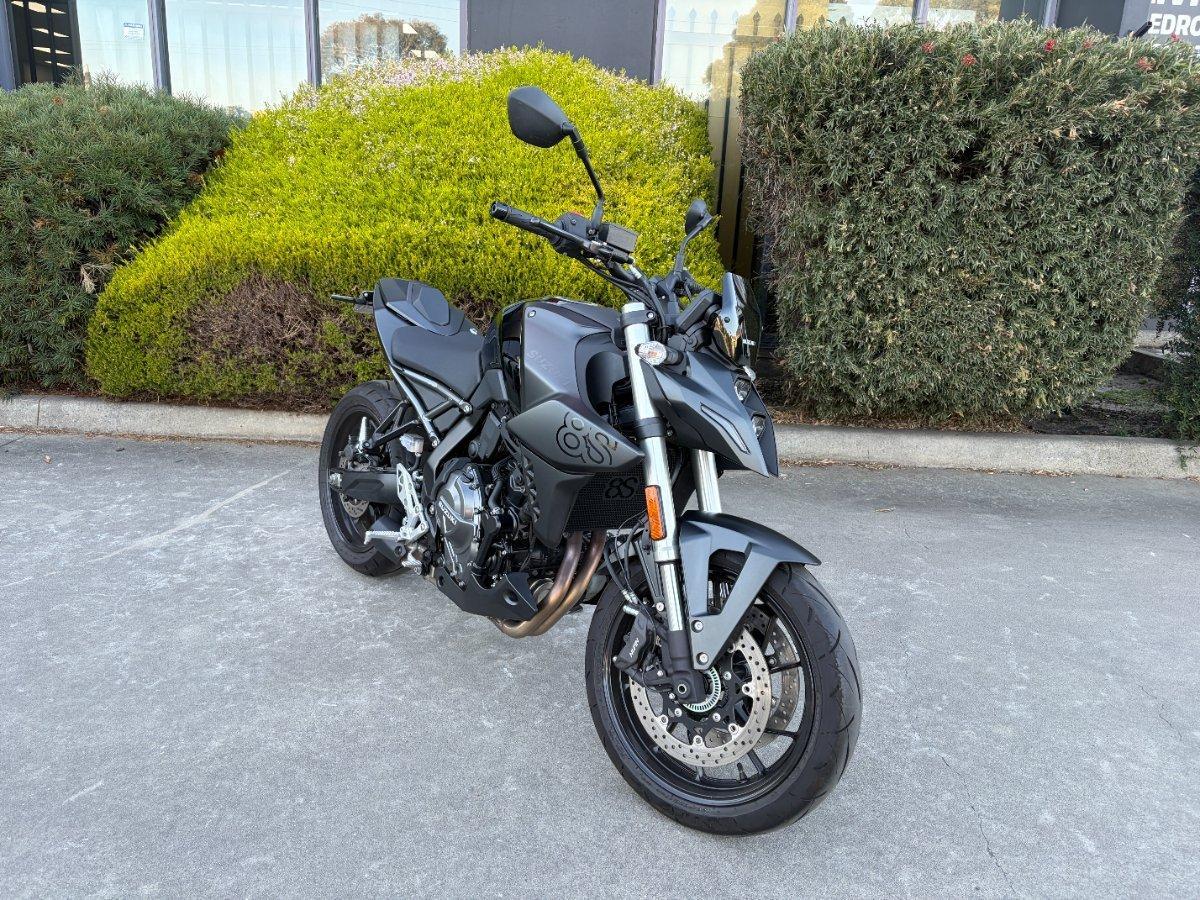 2023 SUZUKI GSX-8S ROAD