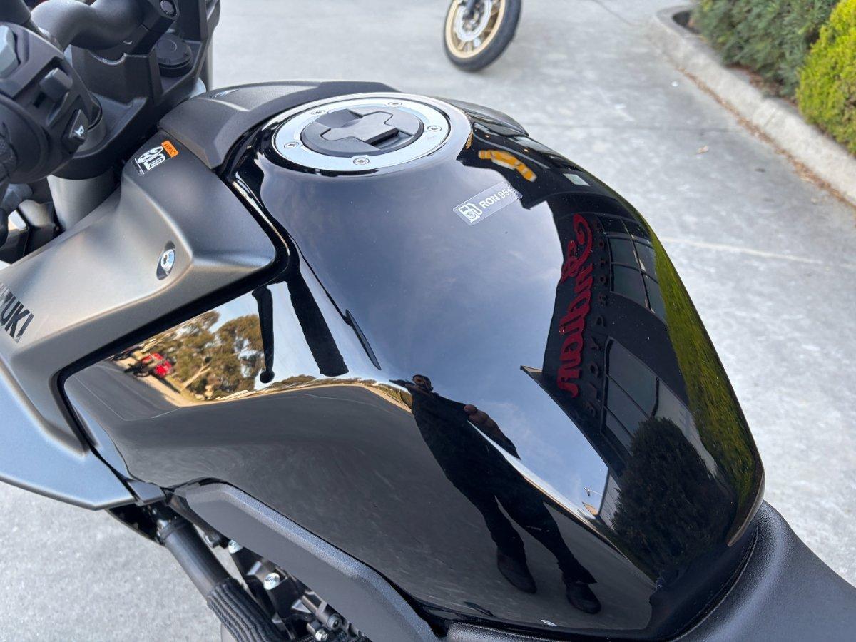 2023 SUZUKI GSX-8S ROAD
