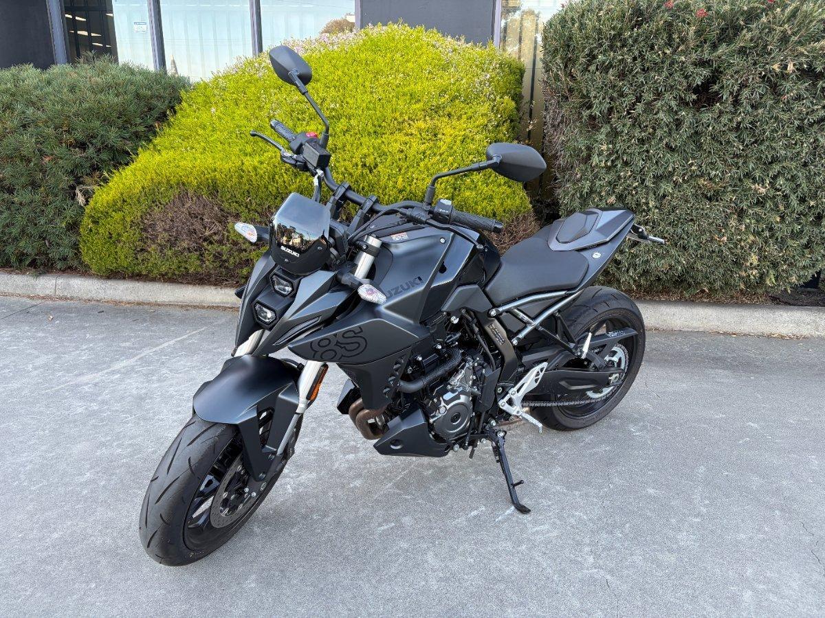 2023 SUZUKI GSX-8S ROAD