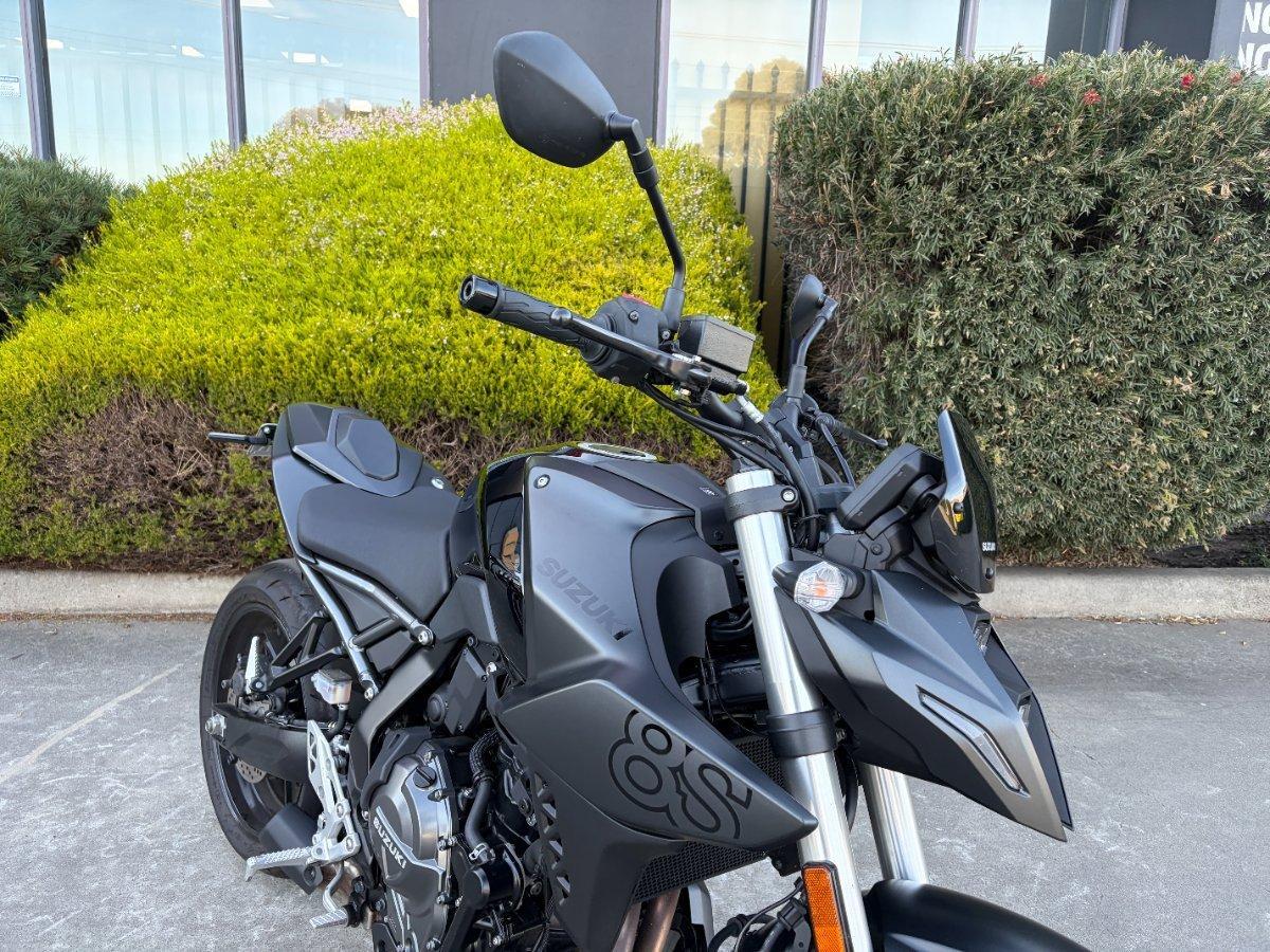 2023 SUZUKI GSX-8S ROAD