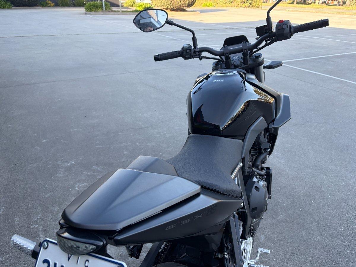 2023 SUZUKI GSX-8S ROAD