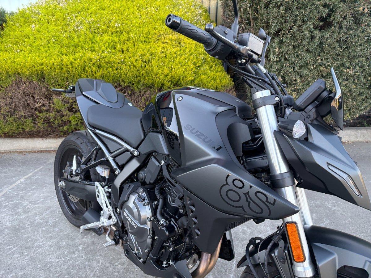 2023 SUZUKI GSX-8S ROAD