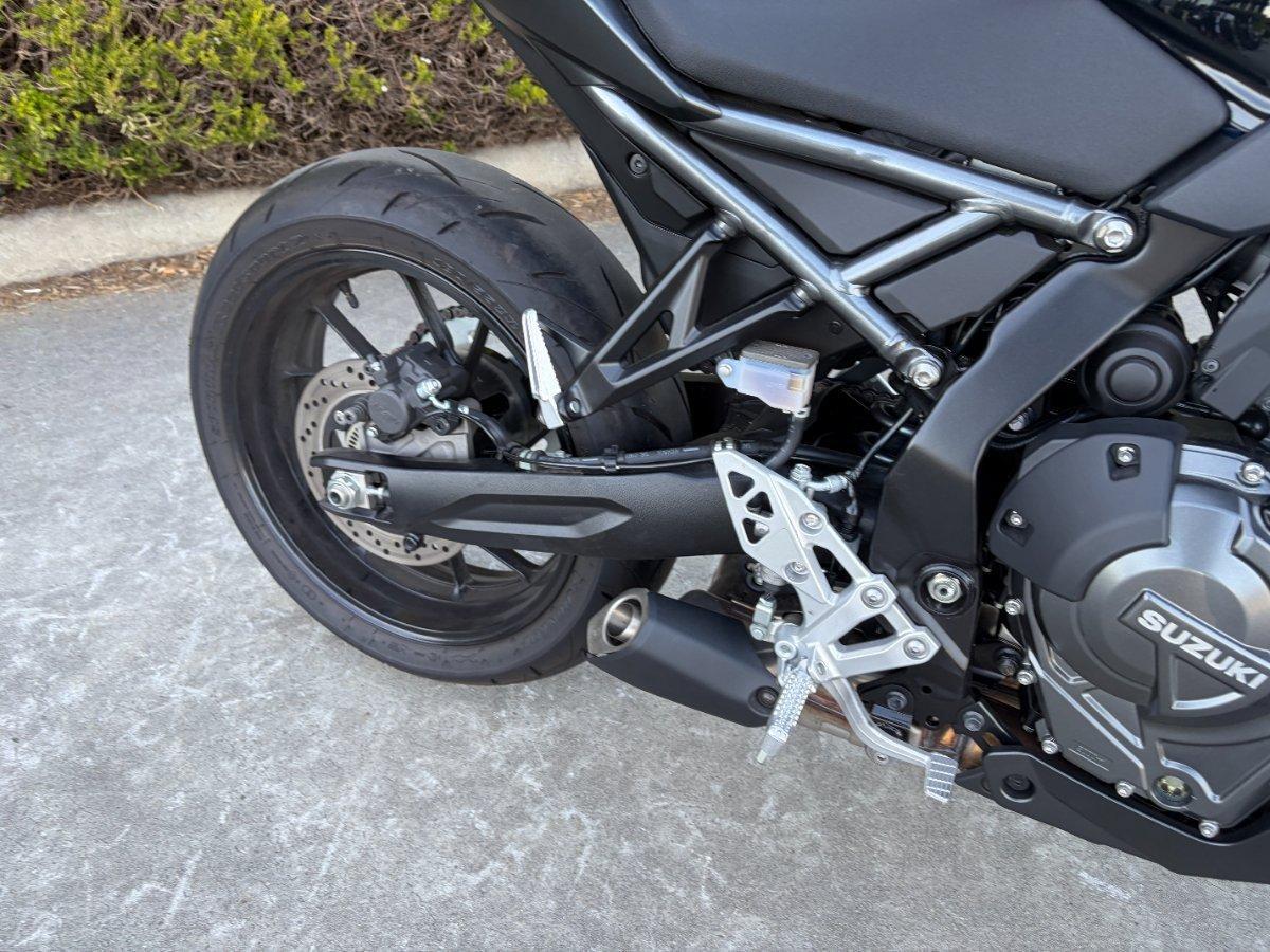 2023 SUZUKI GSX-8S ROAD