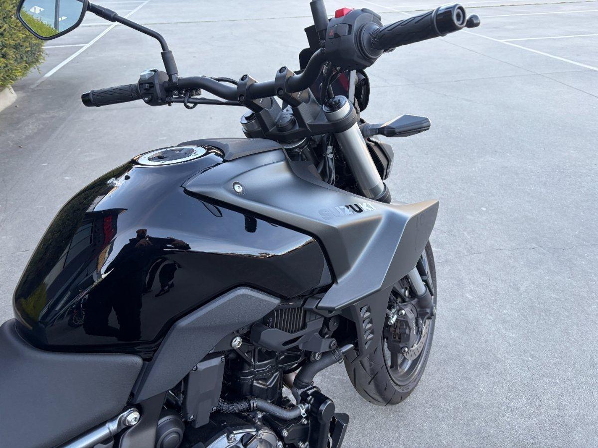 2023 SUZUKI GSX-8S ROAD