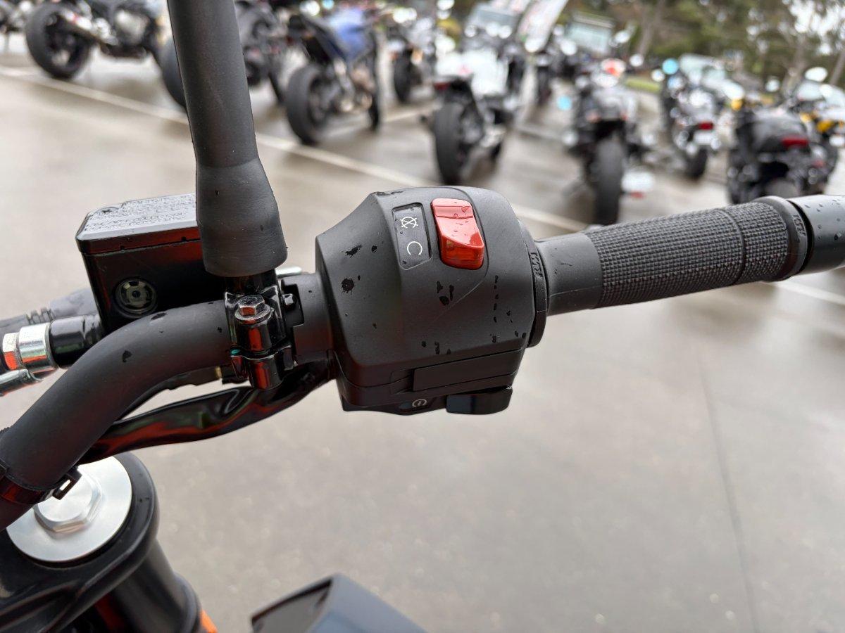2023 KTM 390 DUKE ROAD