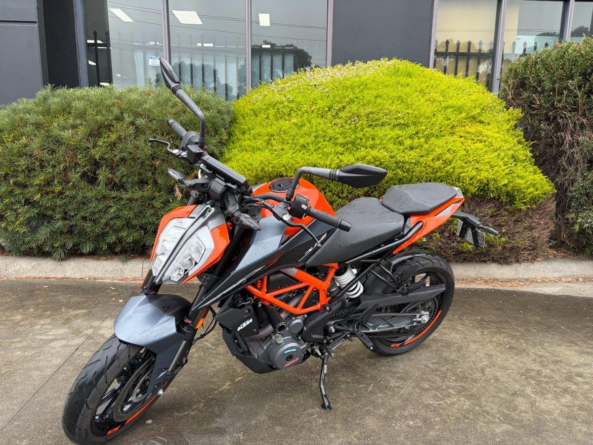2023 KTM 390 DUKE ROAD