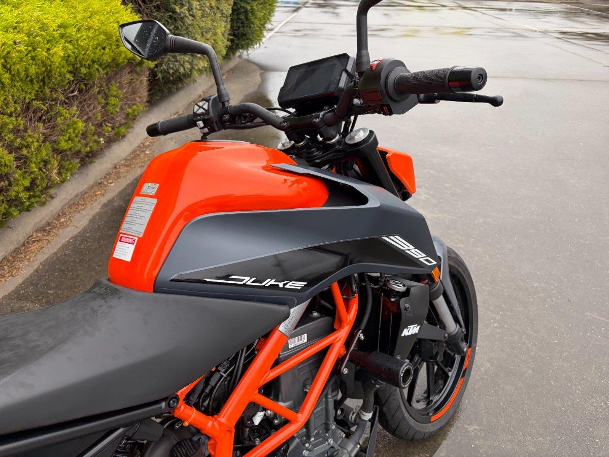 2023 KTM 390 DUKE ROAD