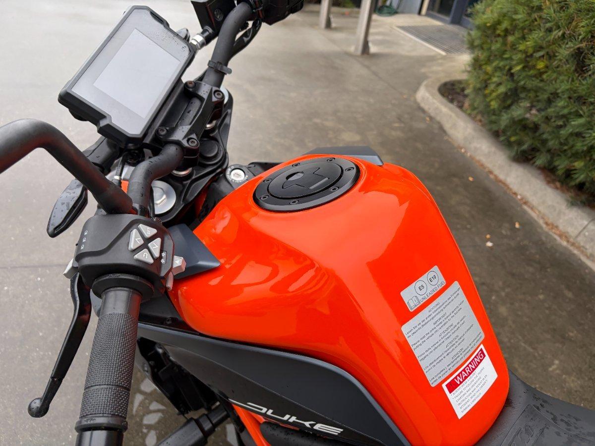 2023 KTM 390 DUKE ROAD