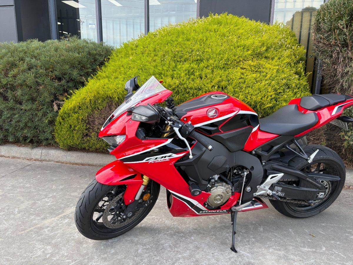 2017 HONDA CBR1000RRA (FIREBLADE) ABS SPORTS