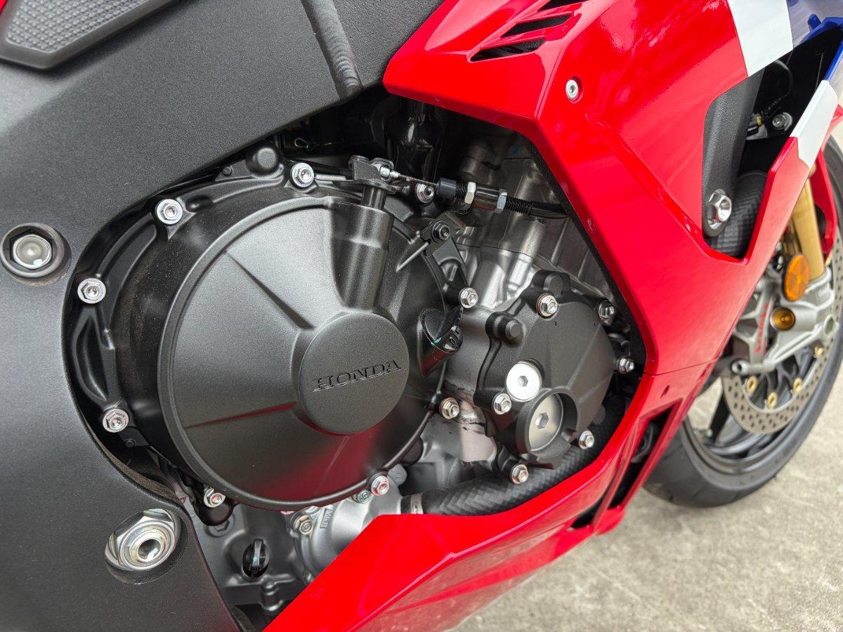 2025 HONDA CBR1000RR-R SP (FIREBLADE) ABS SPORTS