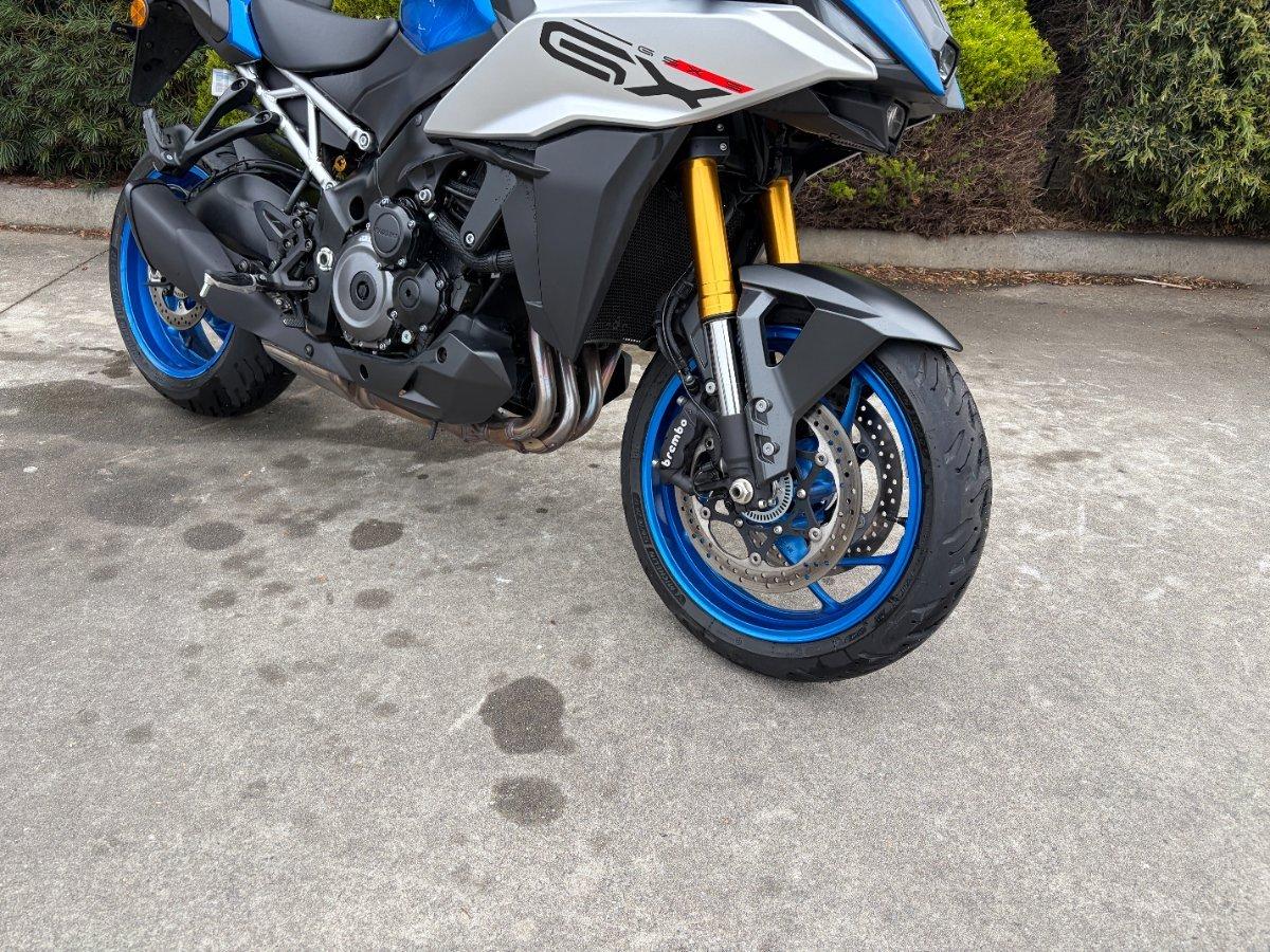2024 SUZUKI GSX-S1000 ROAD