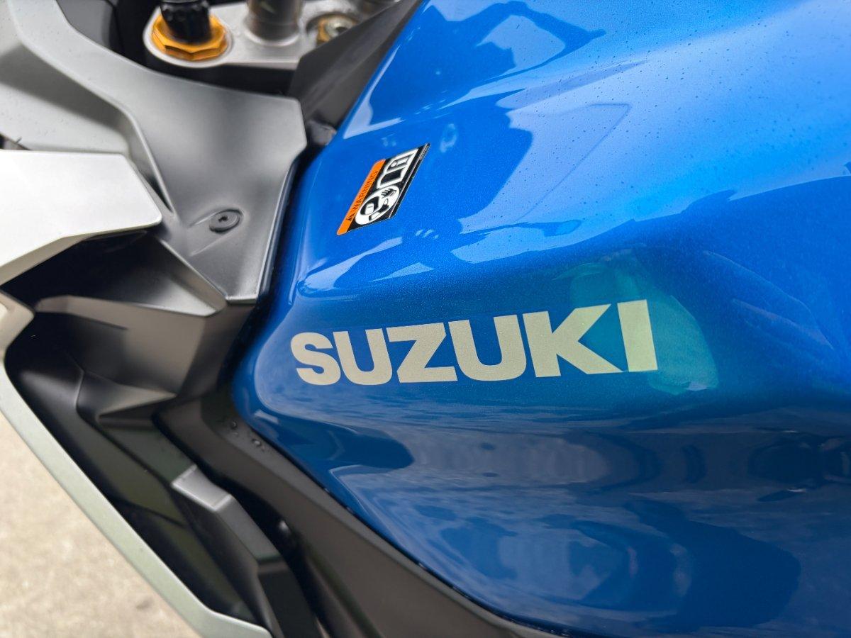 2024 SUZUKI GSX-S1000 ROAD
