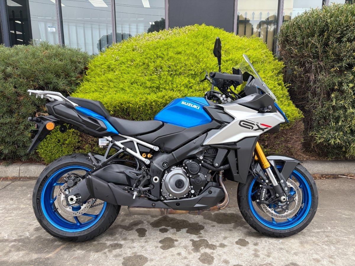 2024 SUZUKI GSX-S1000 ROAD