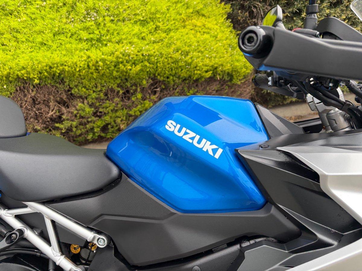 2024 SUZUKI GSX-S1000 ROAD