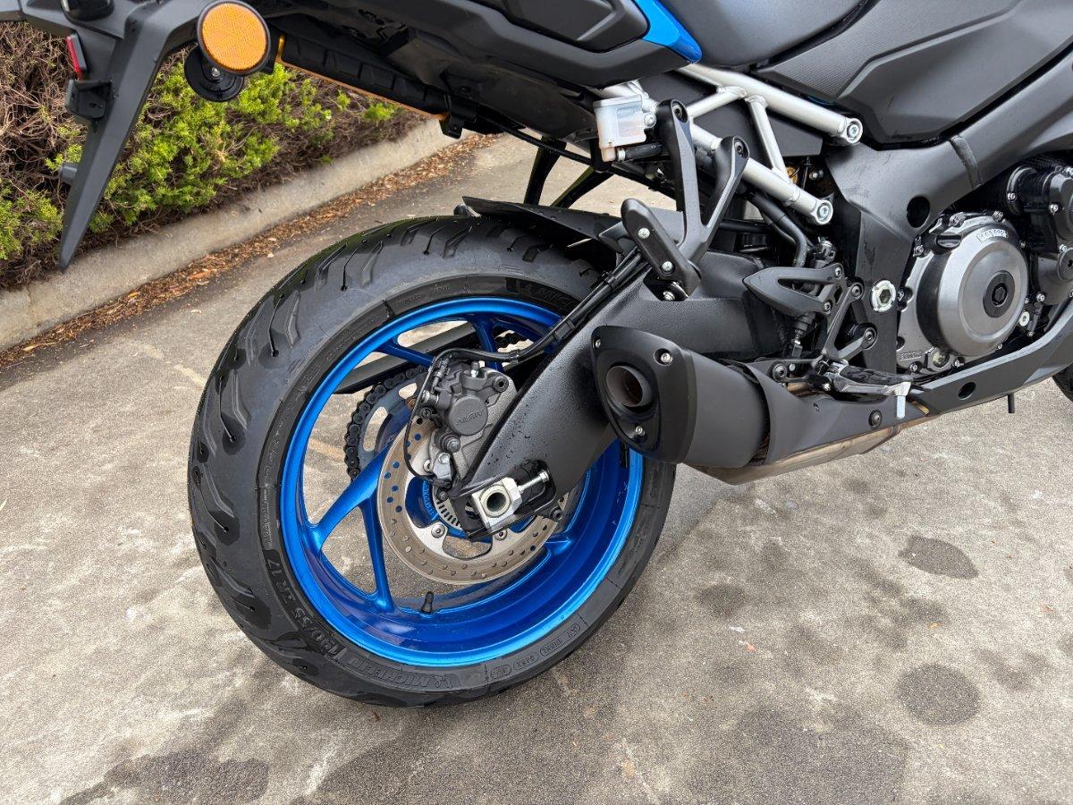 2024 SUZUKI GSX-S1000 ROAD