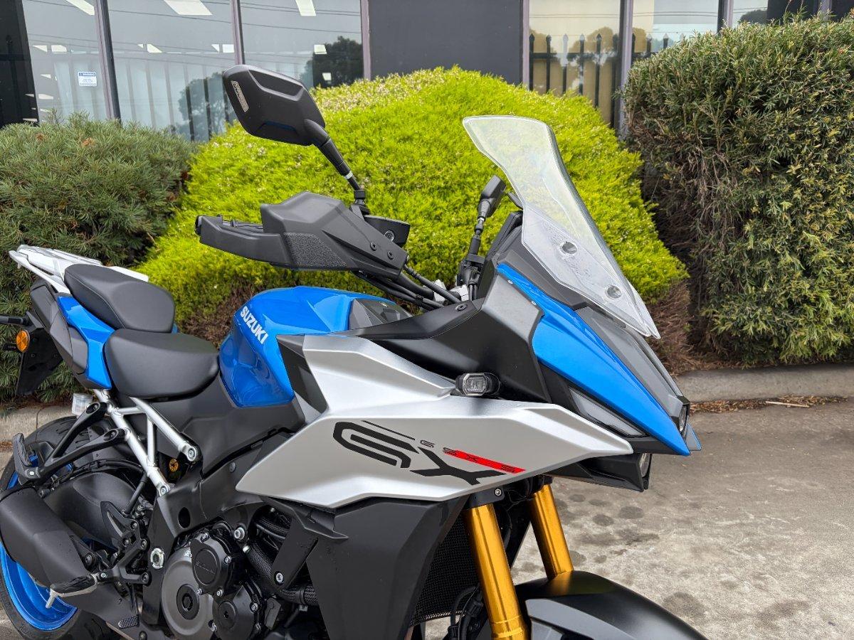2024 SUZUKI GSX-S1000 ROAD