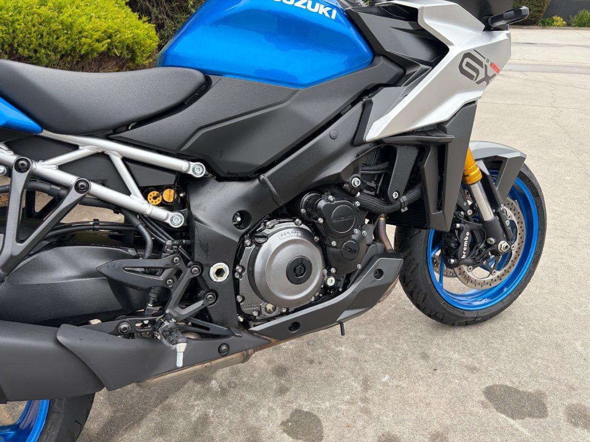 2024 SUZUKI GSX-S1000 ROAD