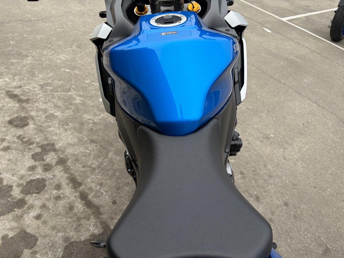 2024 SUZUKI GSX-S1000 ROAD