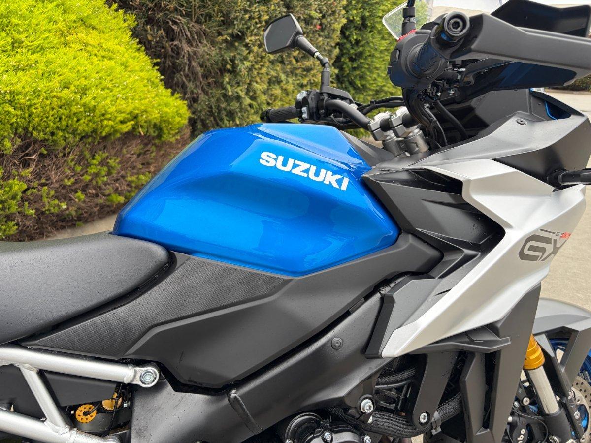 2024 SUZUKI GSX-S1000 ROAD
