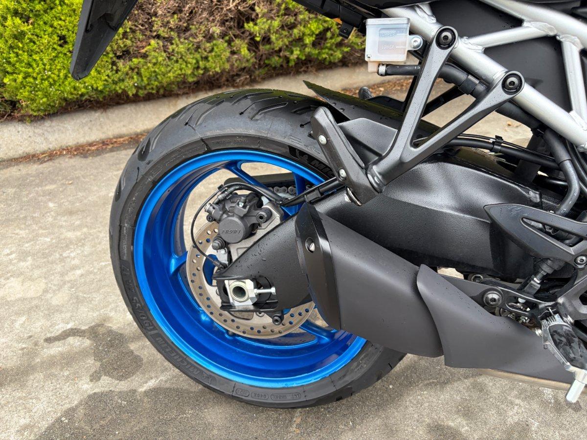 2024 SUZUKI GSX-S1000 ROAD