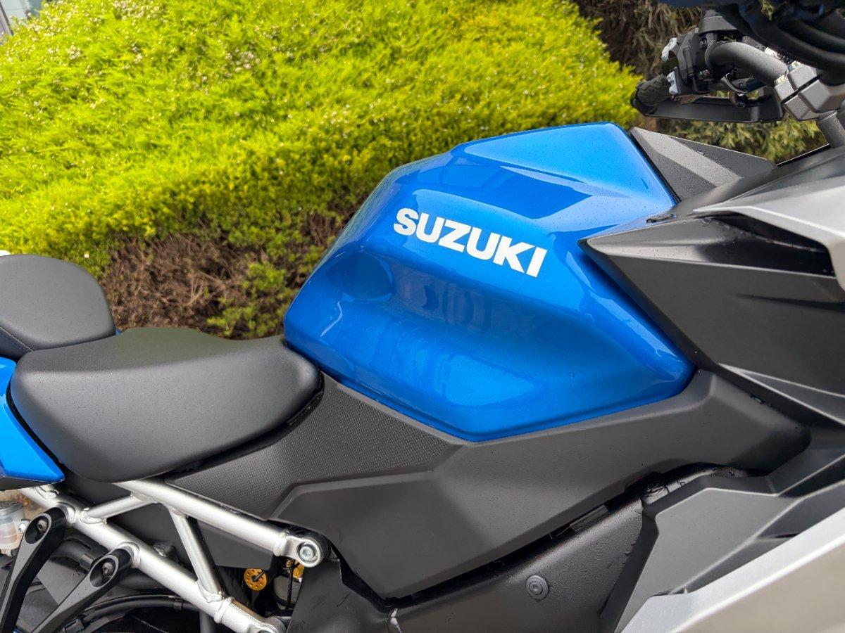 2024 SUZUKI GSX-S1000 ROAD