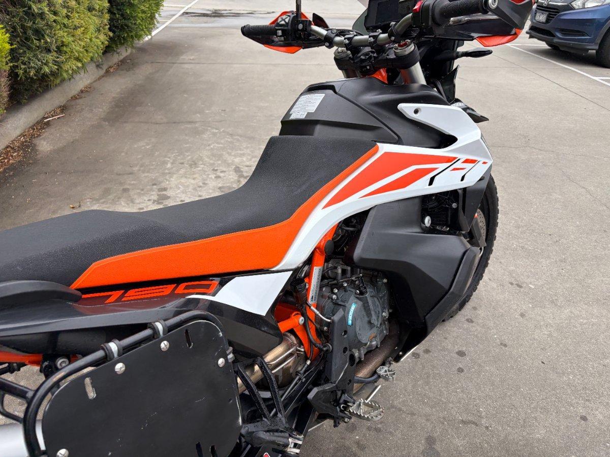 2019 KTM 790 ADVENTURE R DUAL SPORTS
