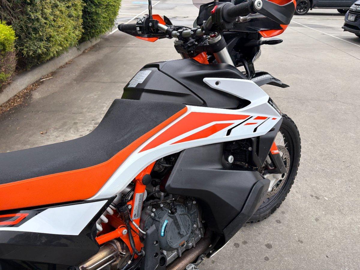 2019 KTM 790 ADVENTURE R DUAL SPORTS