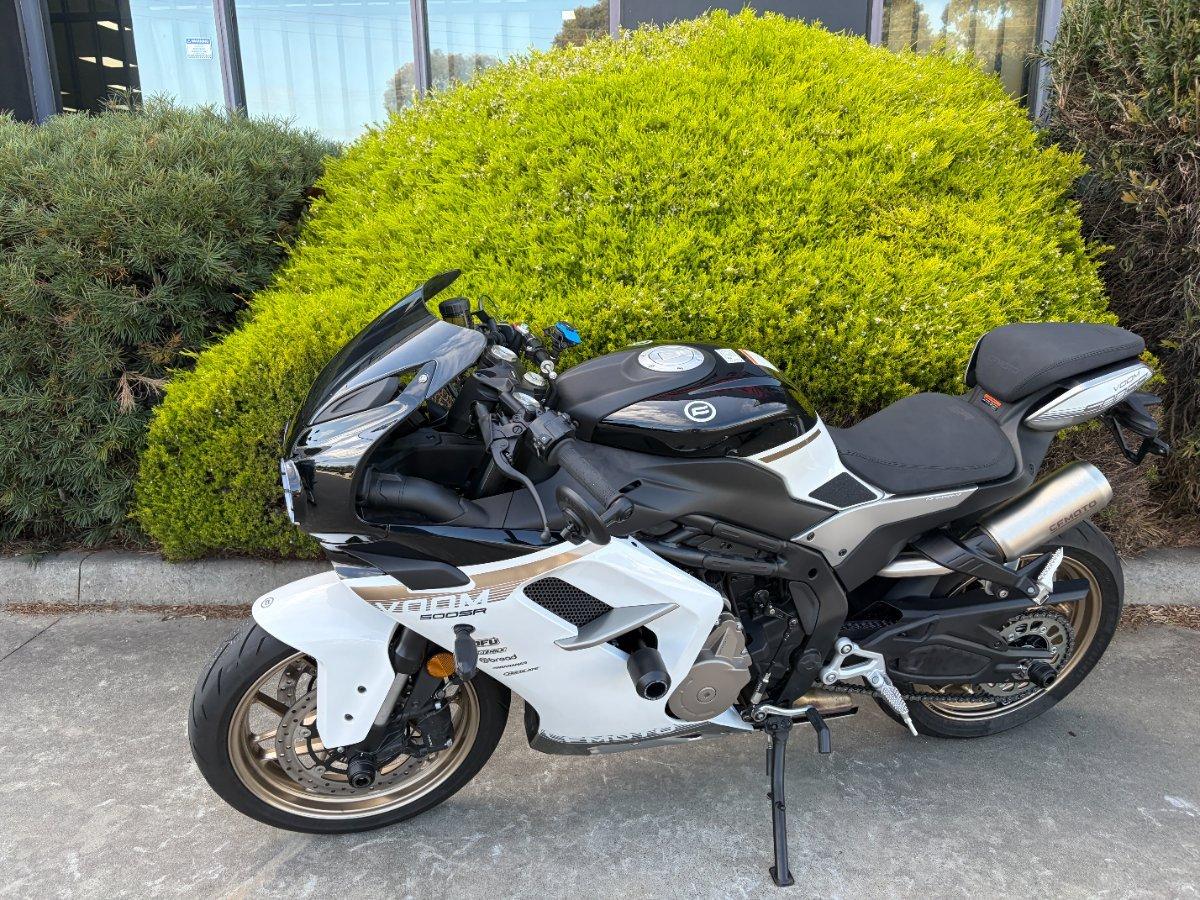 2025 CFMOTO 500 SR VOOM SPORTS