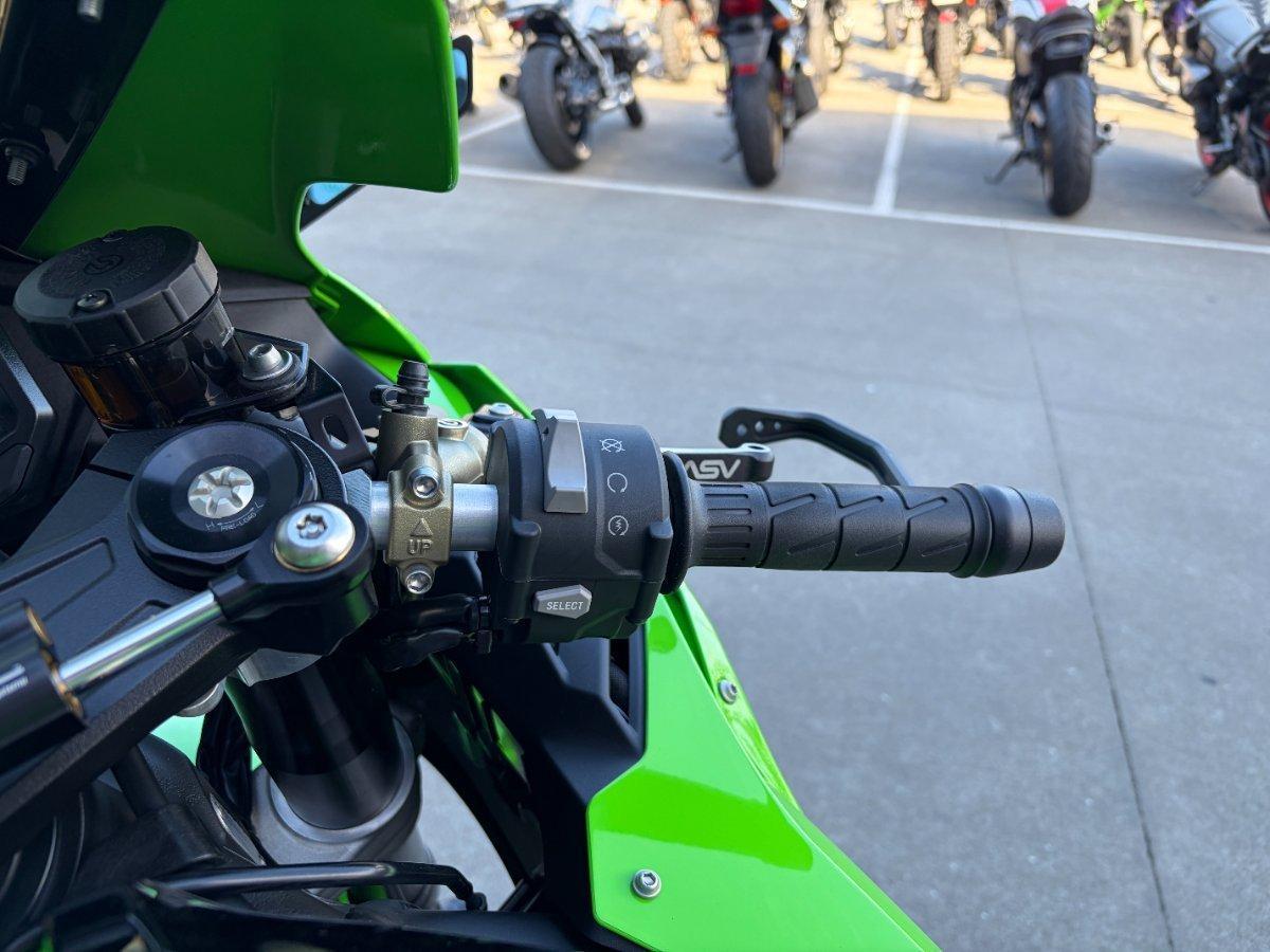 2025 KAWASAKI NINJA ZX-10R SPORTS