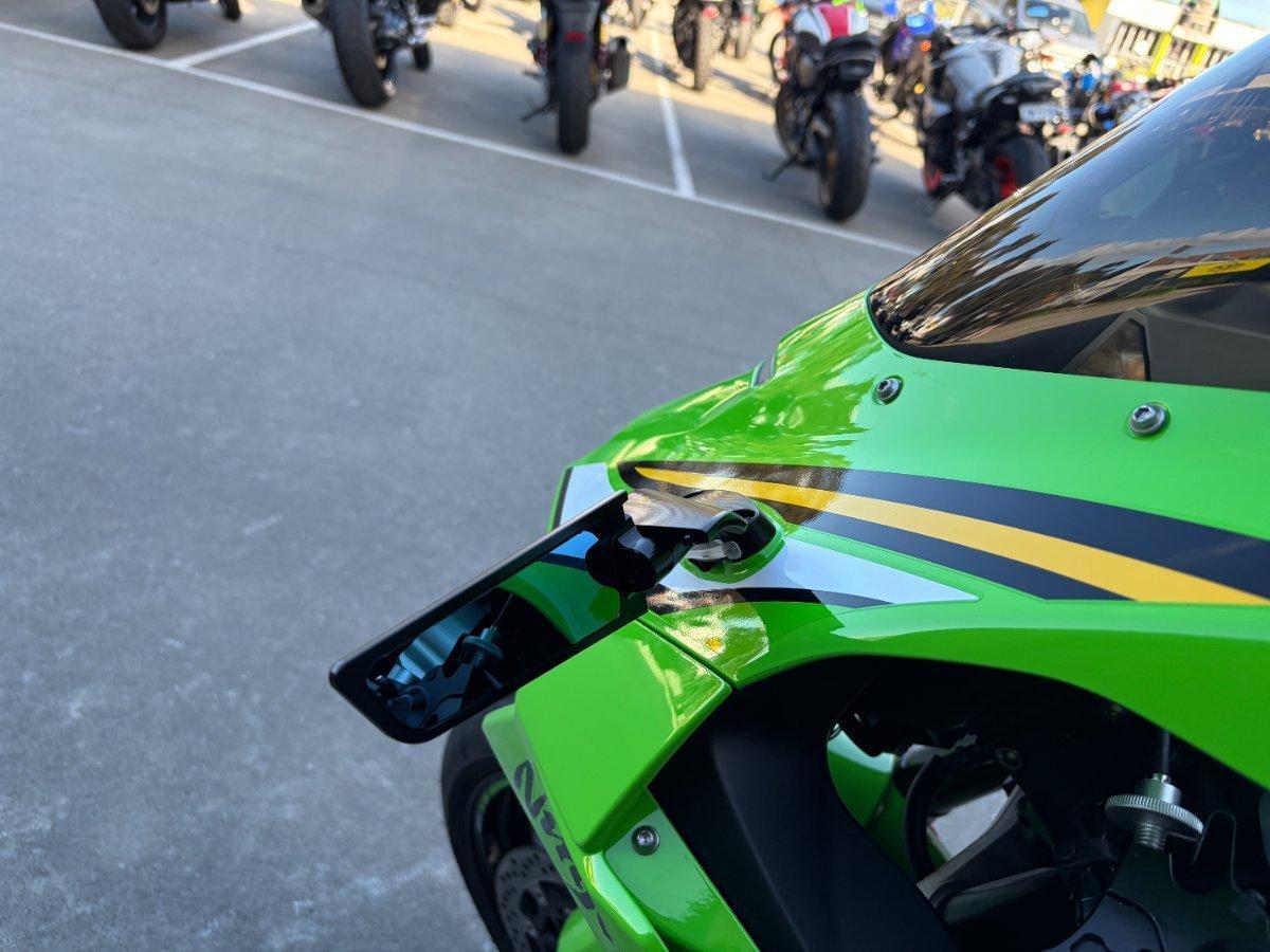2025 KAWASAKI NINJA ZX-10R SPORTS