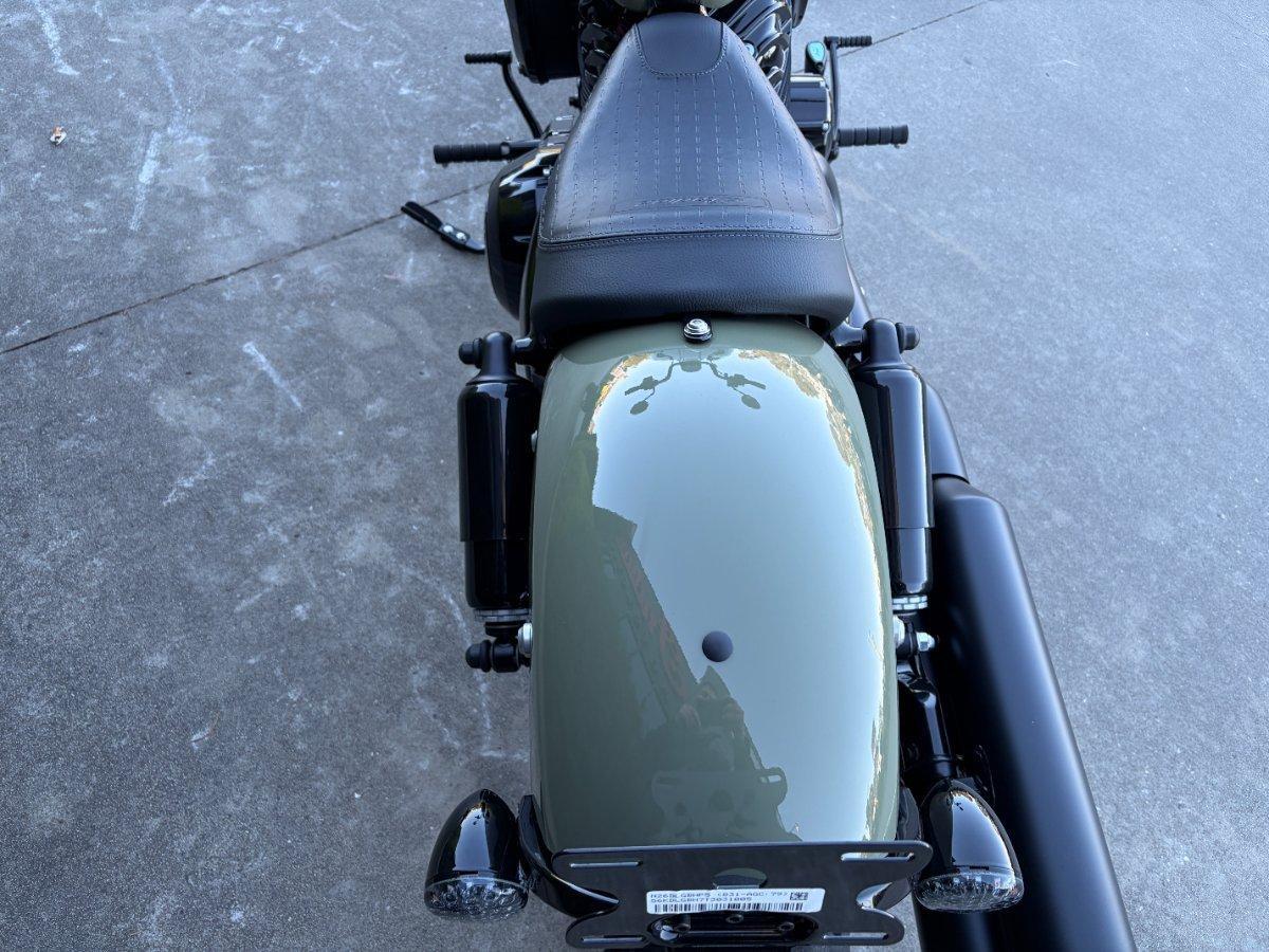 2026 INDIAN CHIEF BOBBER DARK HORSE TOURER