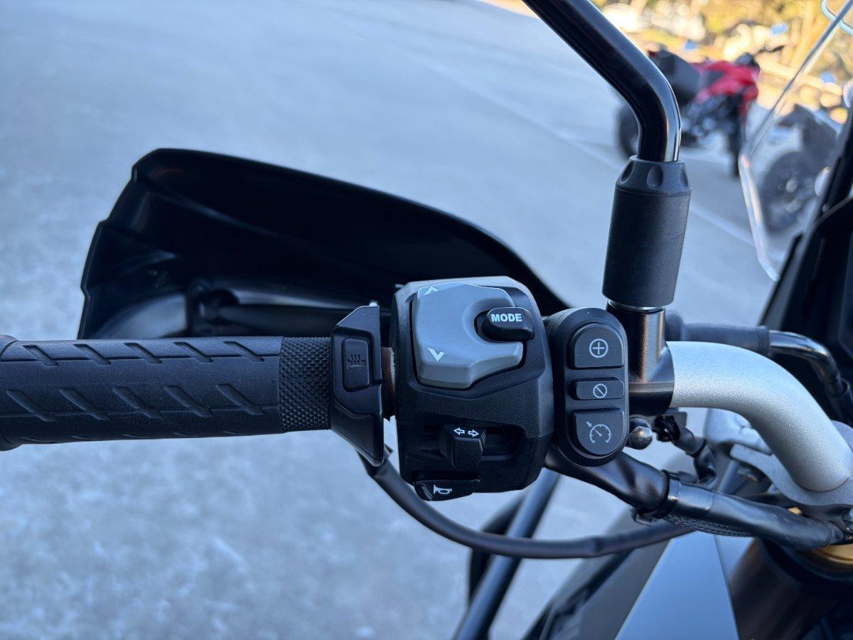 2023 SUZUKI V-STROM 800DE ROAD