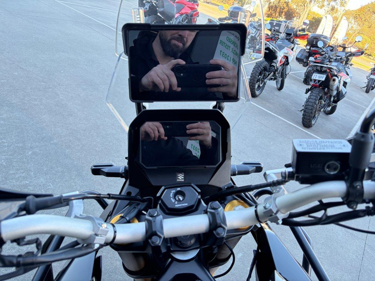 2023 SUZUKI V-STROM 800DE ROAD