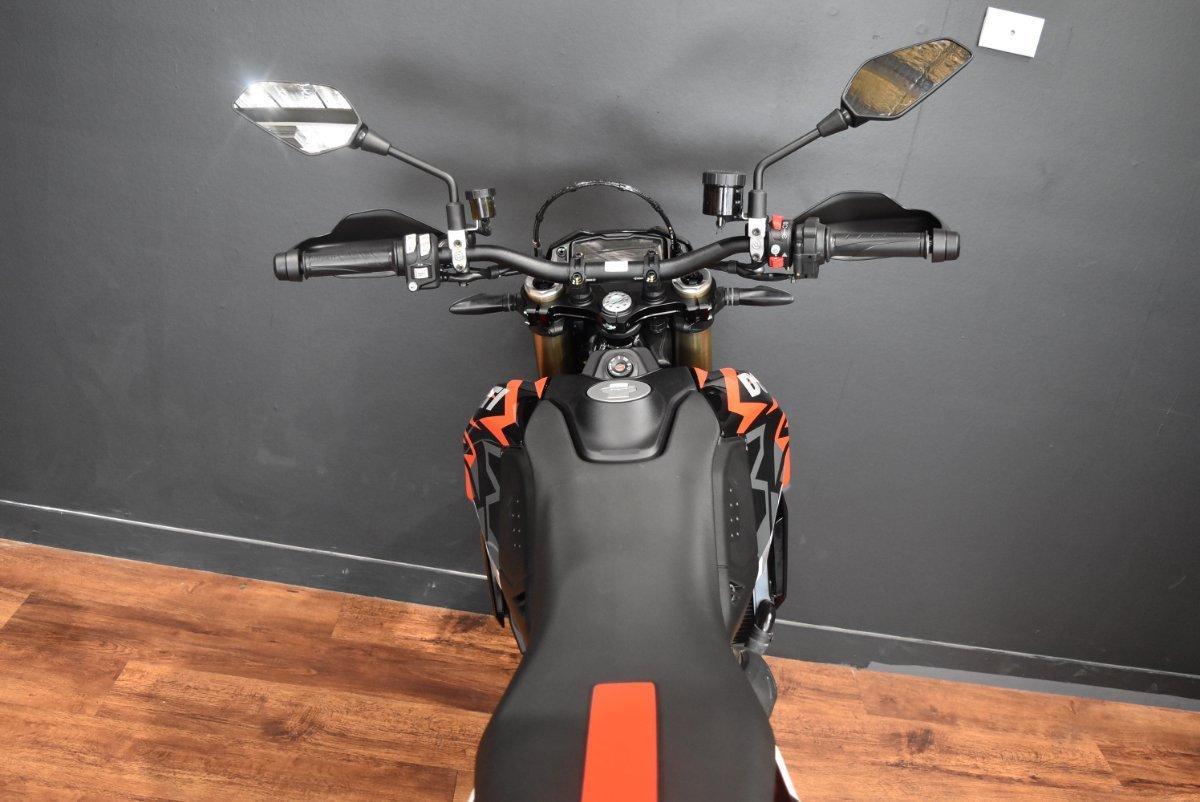 2024 DUCATI HYPERMOTARD MONO RVE DUAL SPORTS