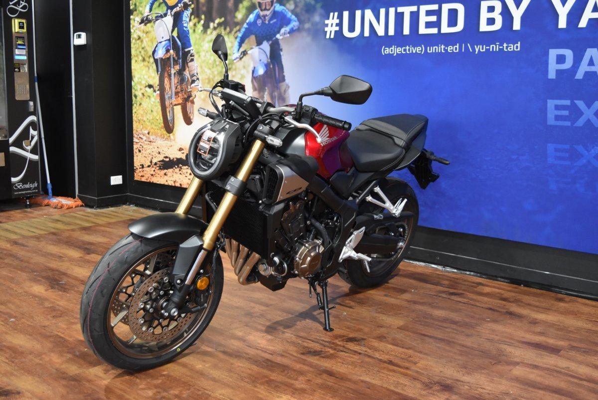 2025 HONDA CB650R SPORTS