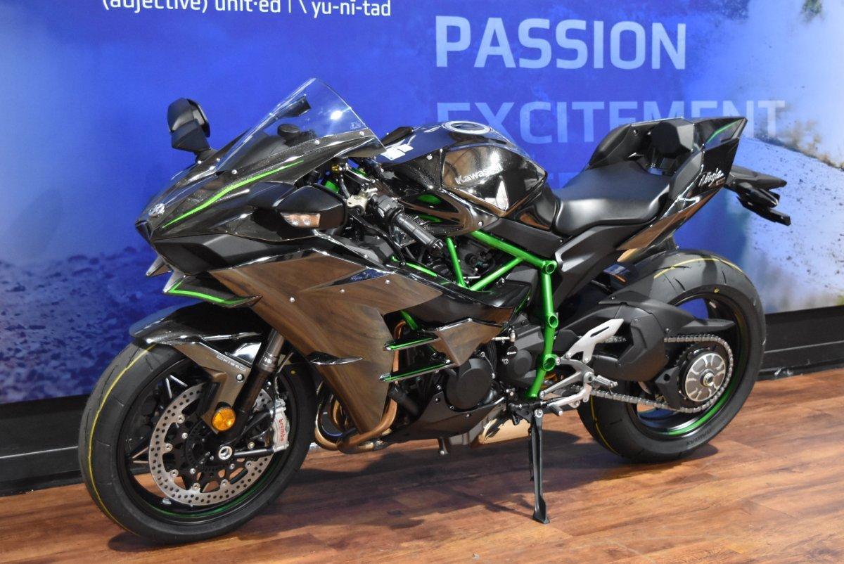 2025 KAWASAKI NINJA H2 SPORTS