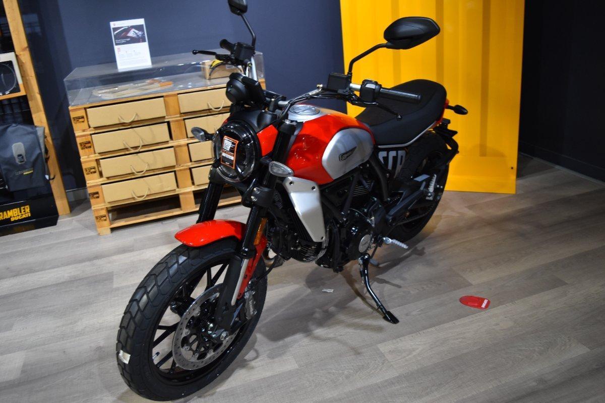2025 DUCATI SCRAMBLER ICON SPORTS