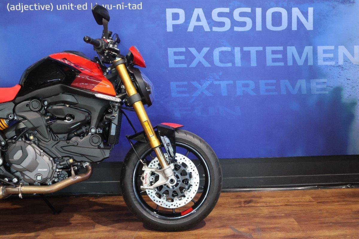 2025 DUCATI MONSTER SP ROAD