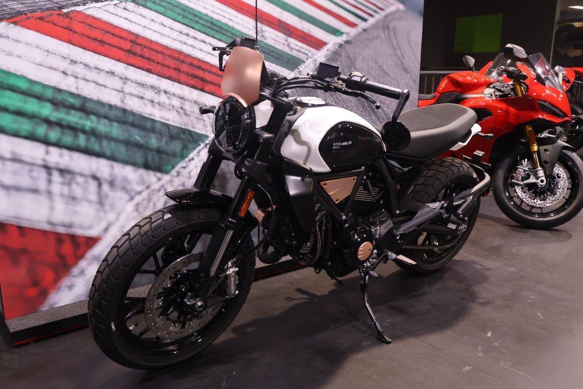 2025 DUCATI SCRAMBLER RIZOMA 10TH ANNIV SPORTS