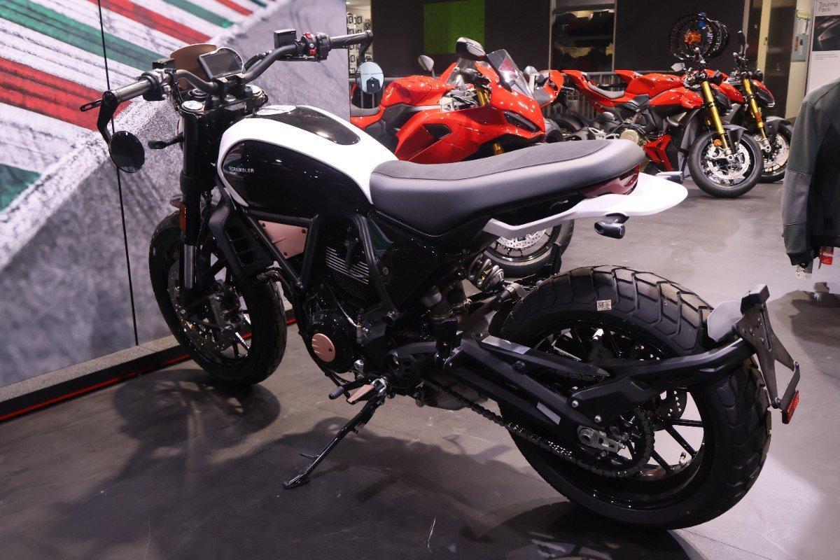 2025 DUCATI SCRAMBLER RIZOMA 10TH ANNIV SPORTS