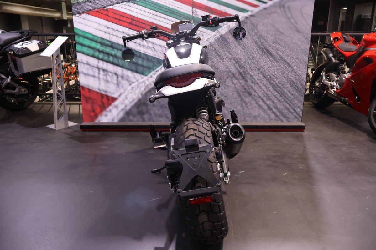 2025 DUCATI SCRAMBLER RIZOMA 10TH ANNIV SPORTS