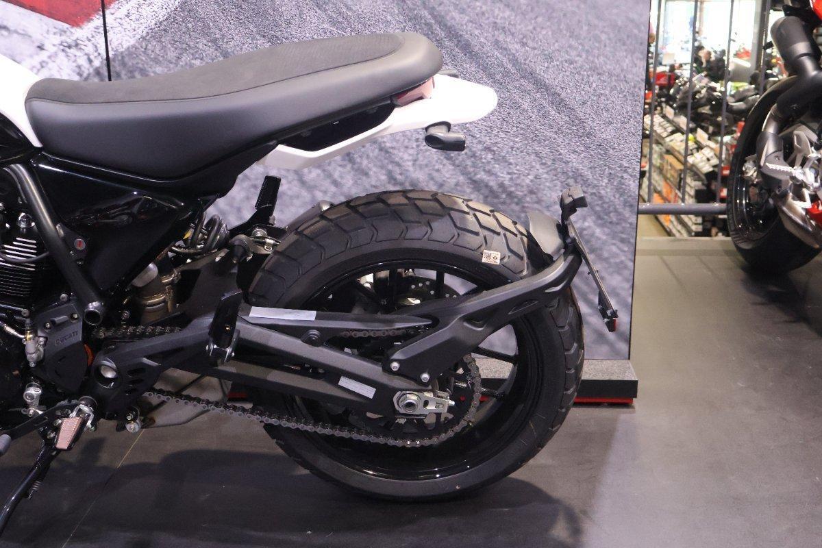 2025 DUCATI SCRAMBLER RIZOMA 10TH ANNIV SPORTS