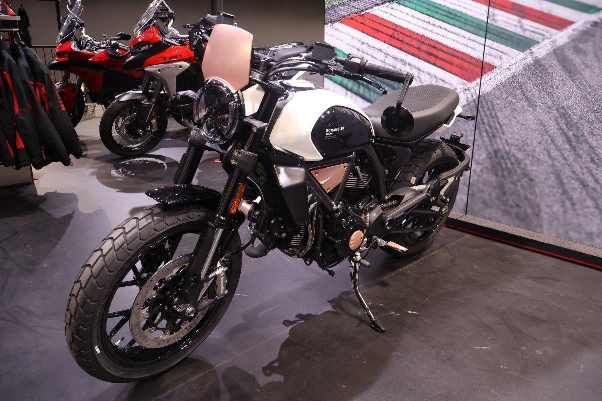 2025 DUCATI SCRAMBLER RIZOMA 10TH ANNIV SPORTS