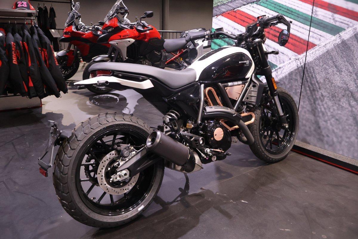 2025 DUCATI SCRAMBLER RIZOMA 10TH ANNIV SPORTS